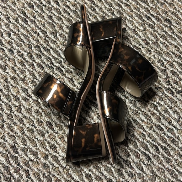 Ann Taylor Liv Tortoise Block Heeled Sandals size 6.5 - Picture 4 of 6